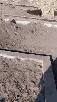 السلام عليكم عرصه للبيع المساحه 200 متر ***********
