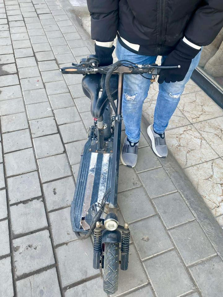 سكوتر شحن بس هاذا الكسر بي للبيع
***********
