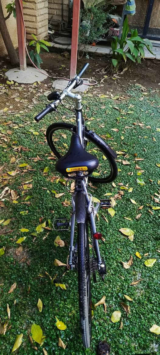 سلام عليكم. 
جاينت نظيف. تخم تاير. كشن طبي. 
***********
