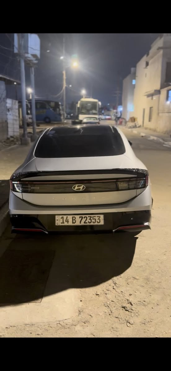 ⸻

🚗 للبيع سوناتا 2024 وارد أمريكي
محرك 2.5 تنفس طبيعي GDI اقتصادي وقوي
جير أوتوماتيك / تعليق فول مواصفات
ماشيه :40 الف كيلو زيرو وقابل للزياده 
السياره (معوقين) ورقم بصره والمعوق موجود و بصحه جيده 
ضرر السياره :جاملغ وبنيد فقط صور الحادث مرفقه مع المنشور 
✨ المواصفات:
 • تشغيل بصمة
 • شاشة كبيرة + نظام ملاحة
 • رادار + نظام الحفاظ على المسار
 • كراسي جلد
 • كاميرات + حساسات
 • مثبت سرعة
 • مكيف قوي
 • جنوط سبورت
 • السيارة نظيفة جداً وما تحتاج شي

📍 السيارة بحالة ممتازة – استعمال شخصي – جاهزة للفحص بأي مكان
💰 السعر 185 وبيها مجال بسيط حك الجيه 

📞 للتواصل: (***********
