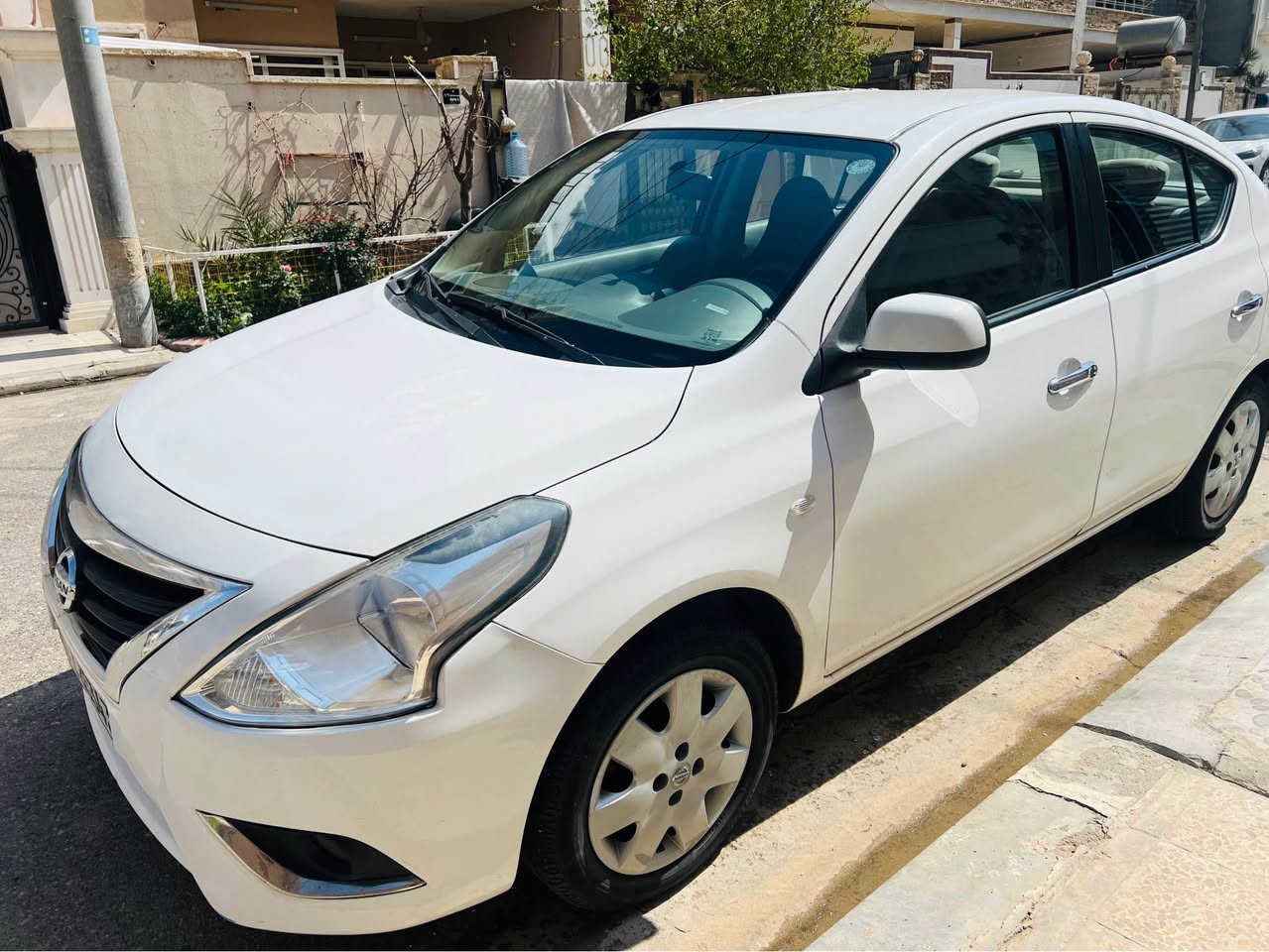 لاکیشمیبای ٢٠٢٣
بێ بۆیاغ تەنها جەمپێکی پشتی هەیە 
رەقم و سەنەوی و هەزی نوێیە تا ٢٠٢٨ 
سیارەکی تازە و بێ مەسروفە 
*********** واتسئاب
سعری ١٠٨ و مەجالێکی کەم أربيل, العراق
