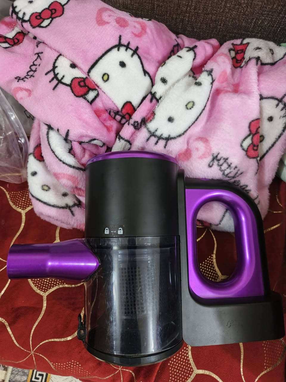 مكنسه كهربائه شحن فول اصليه 25قفل ***********حي ميسان
