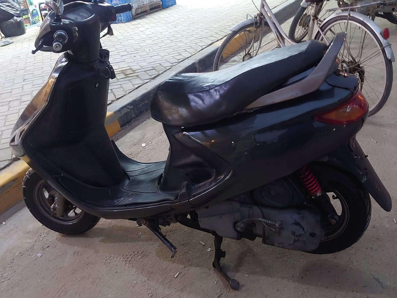 سلام عليكم فراشه حاويه جاهزه من كلشي سعر 550 مستعجل ع البيع كلش مكاني الديوانيه الاسكان ***********
