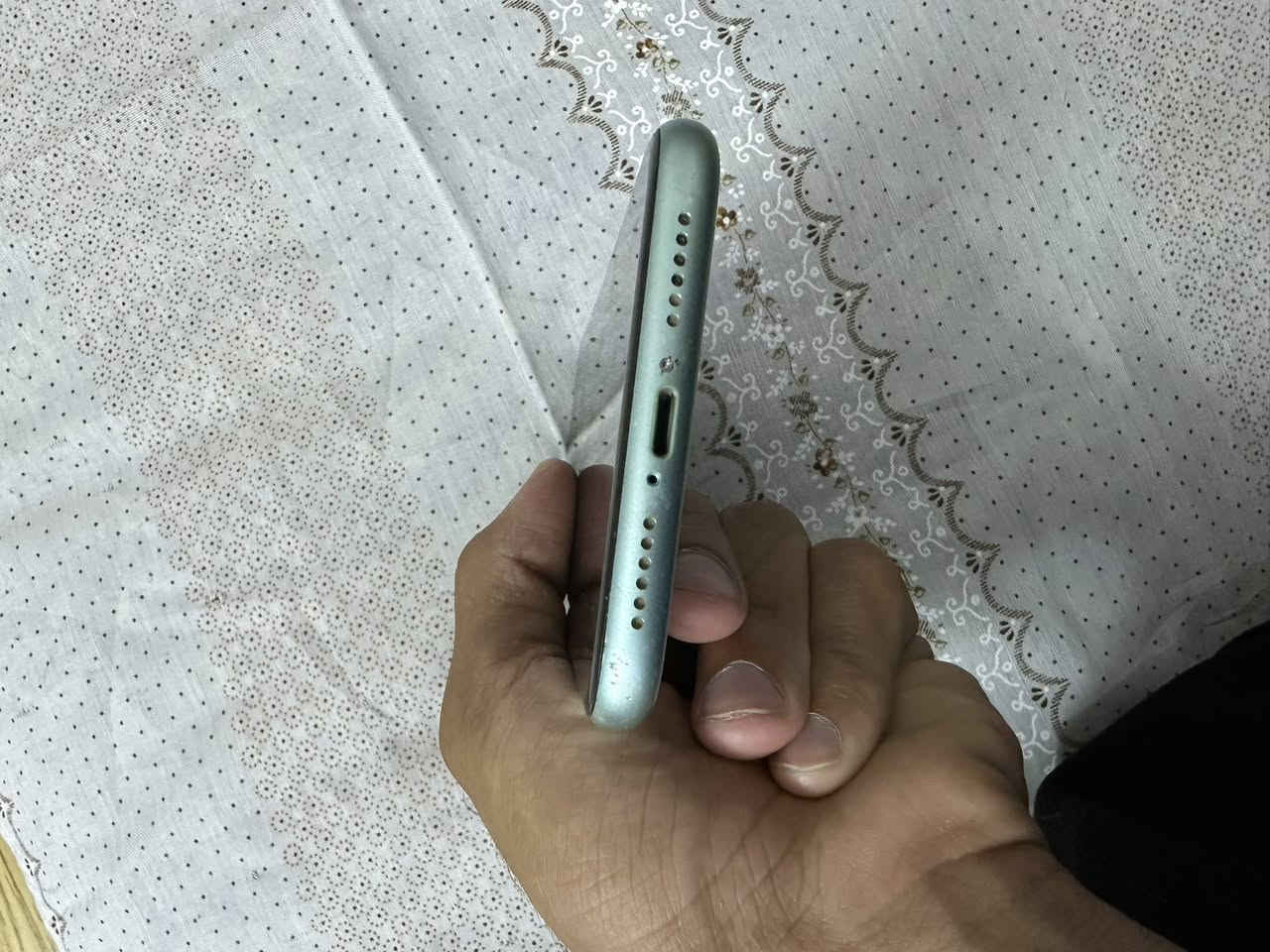 السلام عليكم شباب عيدكم مبارك
جهاز ايفون 11 مقفول ايكلود 
الجهاز مالتي والله شاهد لا بايكه ولا اي شي والايميل مجاي احصله وراسلت شركة ابل متجاوبني
----
الضرر
زجاج الكامره مفطوره ما مأثره بس تتبدل 
بطارية ضعيفة 
شاشتة اصلية بس بيها شخوط واذا تحط لزكة مراح تبين
الشاصي بي ضربات خفيفه مبينه بالصور
--------
الي ياخذه يستفاد منه 
شاشه
ايسي شحن
سماعة مال اتصال
السماعه الجوه 
كامرات 
شاصي
بعدين ممكن تنزل اله ثغره وينفتح على سيرفر Kgunlocker 

------- اصدار الجهاز IOS 18.2
مكاني بغداد الحريه 
سعر الجهاز 45 الف ، وبس خلي ببالك شاشته اصليه


**إذا كنت صاحب هذا الإعلان وتريد حذفه لأي سبب، رجاءا أرسل رسالة إلى الدعم الفني**