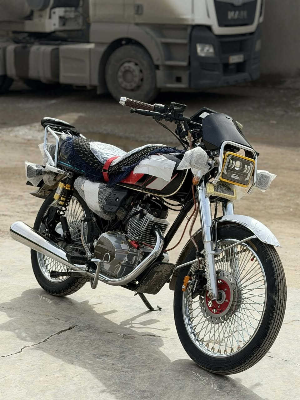 سلام عليكم نامي برو
محرك محسن غطاس
مديل 2025
دراجه نضافه 100%
دبلات غاز
برغي نقص مابي
دراجه لوك اللوك
للبيع فقط


**إذا كنت صاحب هذا الإعلان وتريد حذفه لأي سبب، رجاءا أرسل رسالة إلى الدعم الفني**