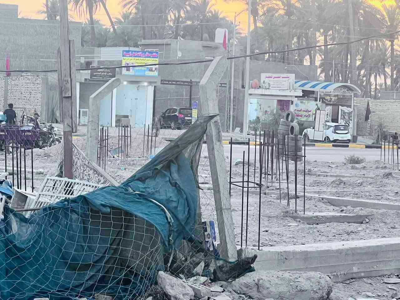 سلام عليكم بيت للبيع مساحته 140متر طابو زراعي سند 25
 
ابسمه شخصينا بناء حديث وكامل درجة اولى  من صاله ومطبخ وكلدور وغرف نوم كافت خدمات موجوده من ماء وكهرباء وشارعه عرضه 8متر
مكانه حلوه وامرتب
خلف تجاري مال شارع 100
لاستفسار اكثىر او مراجعت مكتب بهاء الجشعمي اللعقار العنوان حله شارع 100قرب جسر المشاه 
او
الاتصال على الرقم التالي 
***********
