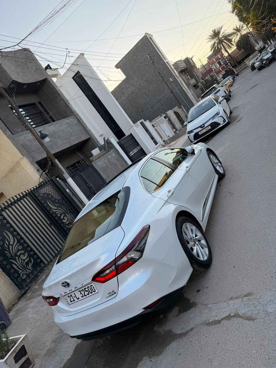 تويوتا كامري (هايبرد 2024) خليجي كفالة عامة
محرك 2500 – ماشيه 110 
وكالة عبد اللطيف مجيد
مكفولة كفالة عامة
رقم بغداد

المواصفات:

فول مواصفات 1/1

فتحة سقف

بردات

تشغيل بصمة + بصمة أبواب

تحكمات ستيرن

تبريد ثلج (معروف بالخليجي)

شاشة وسطية كبيرة

تبريد ثنائي (Dual A/C)

أنماط قيادة (Eco – Normal – Sport)

كشنات مريحة بلون بيج

فتحات تبريد خلفية

حساسات أمامية وخلفية

كاميرا خلفية

أنظمة أمان ABS ومانع انزلاق

إضاءة LED أمامية

مرايات كهربائية مع إشارات

جنوط سبورت

نظام إيقاف وتشغيل تلقائي
(وباقي المواصفات ما مذكورة)

الـــــــــــــسعر 245 بيه مجال بسيط 

رقم صـــاحب سيارة: ***********
