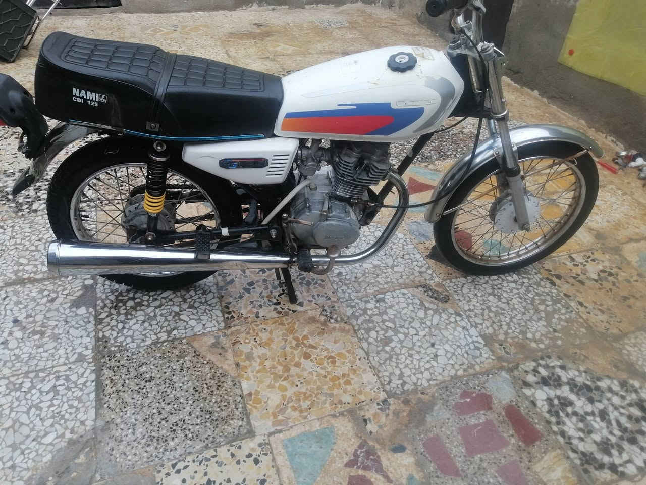 سلام عليكم دراجه يراني أوراق سكنر لبيع السعر 400
***********
