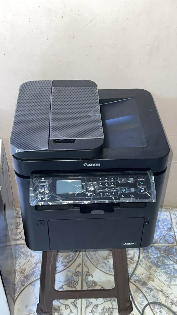 للبيع طابعة Canon i-SENSYS MF264dw II بحالة جديدة جداً، استخدامها كان فقط للتجربة.

✅ عداد الطباعة كما موضح بالصور (١١٣ صفحة إجمالي، منها ٥٠١ صفحة سحب ضوئي).
✅ لم تُستخدم إلا لطباعة بند واحد ورق فقط.
✅ الحبر الأصلي الموجود من الشركة لا يزال مركباً ولم يتم استبداله.
✅ مع الكارتون الأصلي وجميع الملحقات.

المواصفات:

* 🖨️ طابعة ليزر متعددة الوظائف.
* 📄 طباعة أبيض وأسود فقط.
* 📠 نسخ (Copy).
* 📷 سكانر (Scanner).
* 📶 تدعم الطباعة اللاسلكية (Wi-Fi).
* 📱 تدعم الطباعة من الهاتف.

ملاحظة:
❌ ليست طابعة أحبار سائلة.
✅ تعمل بكارتج (Toner) ليزر.
❌ لا تطبع ألوان.

💰 السعر: (375) بيها مجال بسيط 

📞 للاستفسار: ***********

الطابعة نظيفة جداً وجاهزة للاستخدام مباشرة، فرصة لمن يبحث عن طابعة بحالة الوكالة وبسعر مناسب.
