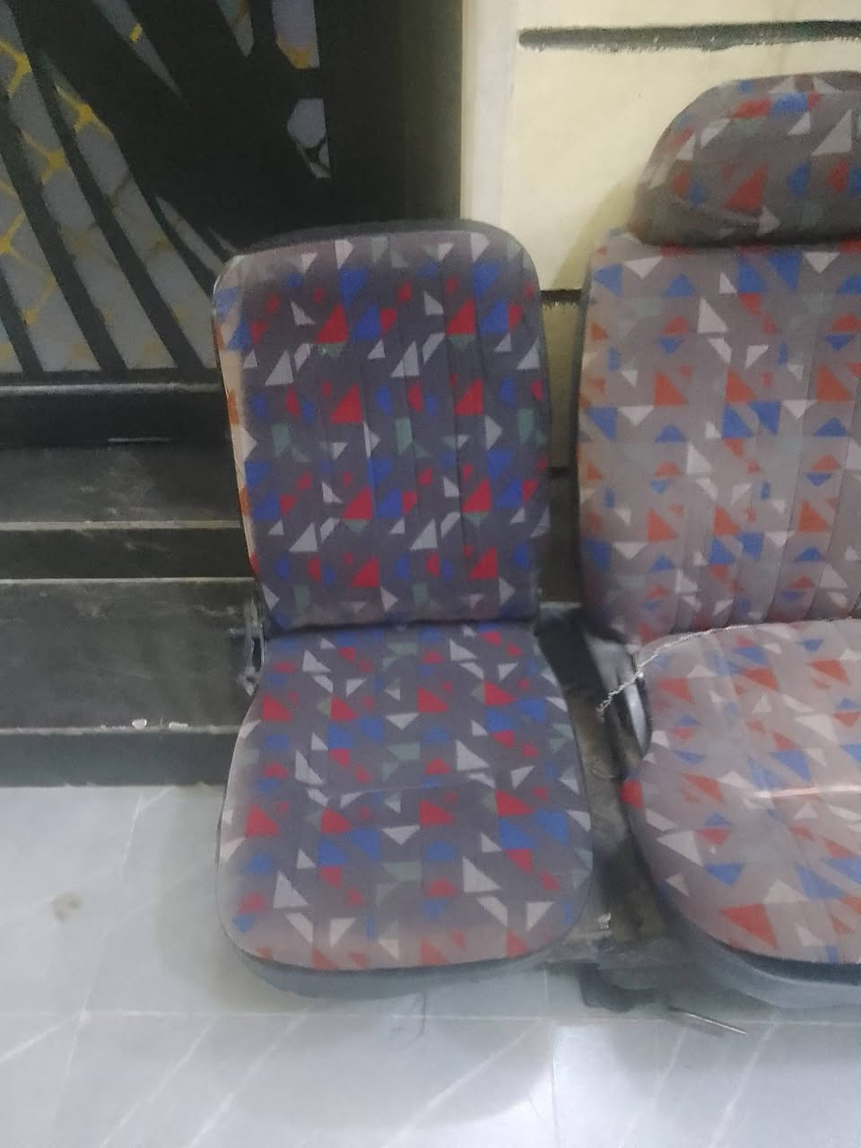 كشن واحد مال استاركس للبيع موصل حي الكرامة السعر 200 الف رقم الموبايل *********** بي واتساب
