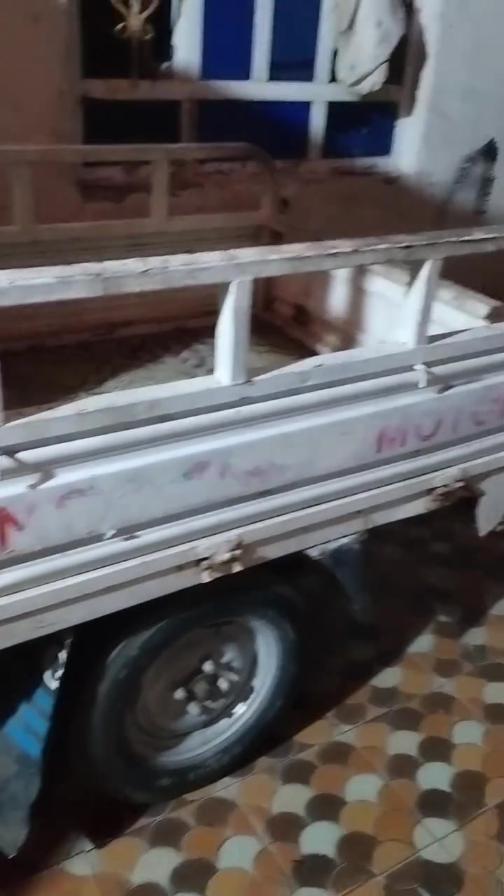 لشراي يتصل ع رقم ***********
