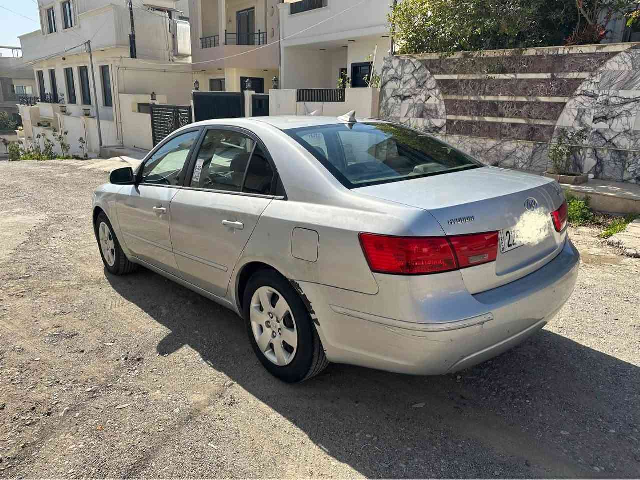 سوناتا 2009 
محرك 2400 كندي بيها قطعتين صبغ بدون دواخل 
سنوية ورقم جديد 
كشن كهرباء تحكم تحديد سرعه كير ومحرك مابي عيب تبريد وكهربائيات كلها شغال 
سعر 107 وبي مجال 
مكان سيارة كركوك 
*********** كركوك, العراق
