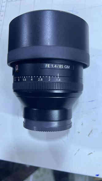 عدسة سوني 85 جي ماستر مره وحده مستخدمة للبيع
***********
