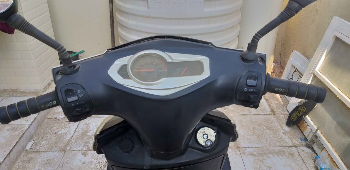 دراجة سكنس فول مواصفات حساس أستاند جانبي وبصمة وأشارة رباعية بيها ورماش عالي ناصي وكلشي كامل بيها كهربائيات كلشي شغال بيها بصمتين وأسويجين وشراي موجود خاص وهذا رقمي *********** مكاني ناصرية/ قضاء الشطرة الشطره, ذي قار
