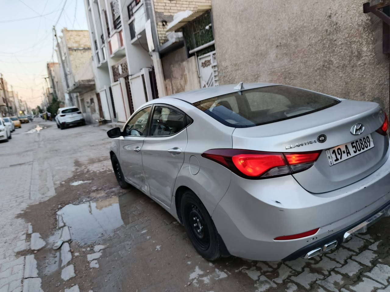 الانترا موديل 15 خليجي
محرك 1600 دوش
كامره خلفيه
تحكم استيرن
شاشه
اشارت بالمري 
السياره بيها الجاملغ مال سايق مفتوح والبنيد جارد مغلفه فابلون
السعر 100$
مكانها بغداد ***********

