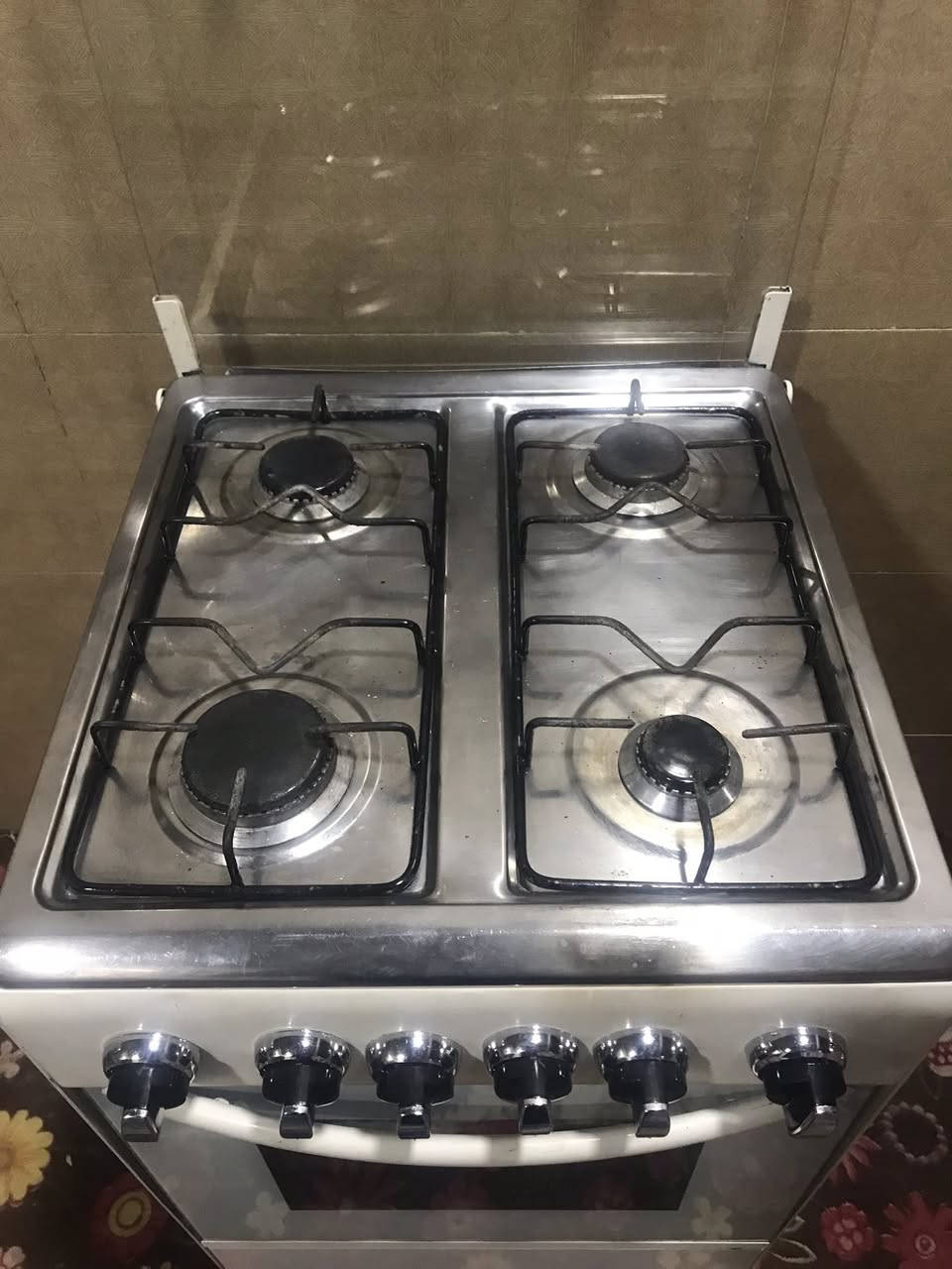 طباخ اربع مشاعل (تركي)نضيف جداً .مكاني #سبع_البور .شراي يتفضل خاص ***********
