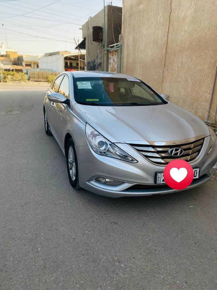 سلام عليكم
سوناتا ادوات كص جنطه 
متومه عل شاصي اصلي دك بكل حاسبات العراق 
سياره مفوله عدى الفتحه 
فول مواصفات بصمه 
خط واحد بانزين المرغوب 
وارد كوري لي هوه نفسه الخليجي
محرك دوش 
غرفه جلد سوده 
كير ومحرك وتبريد كفاله 
سياره حلوه مال جناي 
مكان سياره بابل 
سعرها ٥٠ وبيها مجال 
 اتصل على
***********
