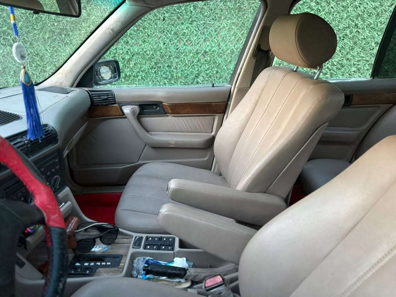 موديل 93 أصل BMW-525Ai

مكينة 6 سلندر فانوس 
كير 3 وضعيات أوتو الماني 
السيارة فول مواصفات ماناقصه شي
التبريد ثلاجة تبديل غاز والفان والكمبريس جديد والكهربائيات 
موديل 1993 أصل بليته وسنويه📃
رقم سليمانية دولي وسنويه جديدة لل27 تحويل مباشر المالك بالطارمية 
لون كرزي  
كشنات جلد كهرباء تدفئة جدد
جامات كهرباء 
تنته بالقمارة شغالة 
دشبول صاجي يخبل 

تخم سماعات جديد
راديو مسجل بلوتوث 
كهربائيات كلها شغاله انارة لايت كله جديده 
حدادية وسط
مكينة لا نضّح ولا تنقيص 
بجم عرض 
منظومة بانزين جديدة من فيت بم الى الفيش الى الكلاص الى البخاخات  الى البلكات كلشي جديد 
تخم تاير جديد + باتري
ويل خلية اكسل مفتوح  
 السيارة مصرف عليه هواي ونظيفة 
الرون بال140- يقراء 2

موبايل *********** مكاني بابل
