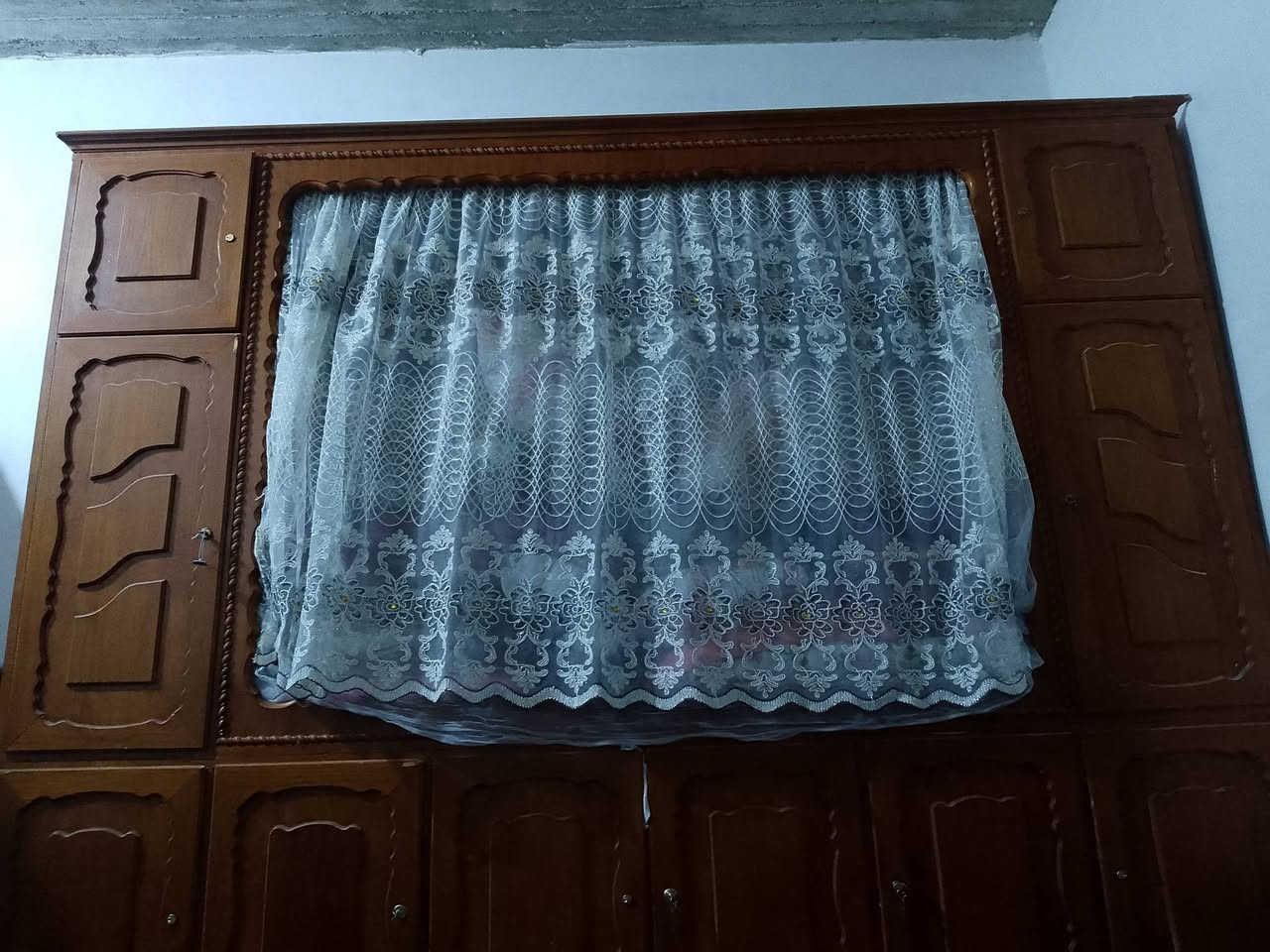 السلام عليكم غرفة أخشاب مع سليمانيه للبيع النضافه فول كما موضح بالصور السعر مراهم عالشوف/***********
