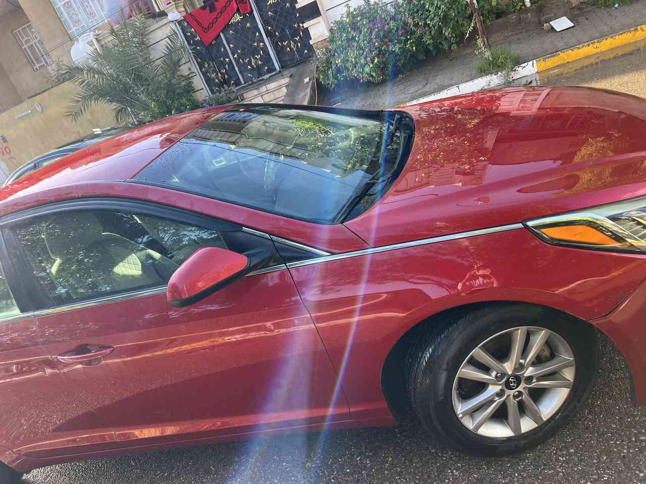 ​لعشاق النظافة والراحة، أعرض لكم سيارة هيونداي سوناتا موديل 2017، بمواصفات مميزة وحالة ممتازة جداً.
أهم المواصفات:
​الموديل: 2017.
​الحالة: السيارة مكفولة من الضرر (بدون حادث)، صبغ شركة وبحالة فنية ممتازة.
​المحرك: 2400 محرك قوي واقتصادي، فحص وصيانة دورية منتظمة.
منظومة غاز جديدة حكومية.
​المقصورة: داخلية نظيفة جداً (مثل ما موضح بالصور)، مقاعد مريحة، ونظام تبريد ممتاز جديد العام استبدلته بالكامل .
​الخارجية: لون أحمر ملكي مميز، لايتات عدسة، وويل كب بلادي.
​المميزات الإضافية:
​شاشة تدعم أنظمة التشغيل الحديثة.
​تحكم ستيرن كامل.
​مانع انزلاق ونظام تثبيت سرعة.
​السيارة جاهزة من كل النواحي (تحويل مباشر).
​ملاحظة: السيارة للمستخدم الذي يبحث عن "الراحة والضمان". الفحص وين ما يعجبك.
​السعر المطلوب: [120] (قابل للتفاوض البسيط للجادين).
للاستفسار والتواصل: [***********] 📞
