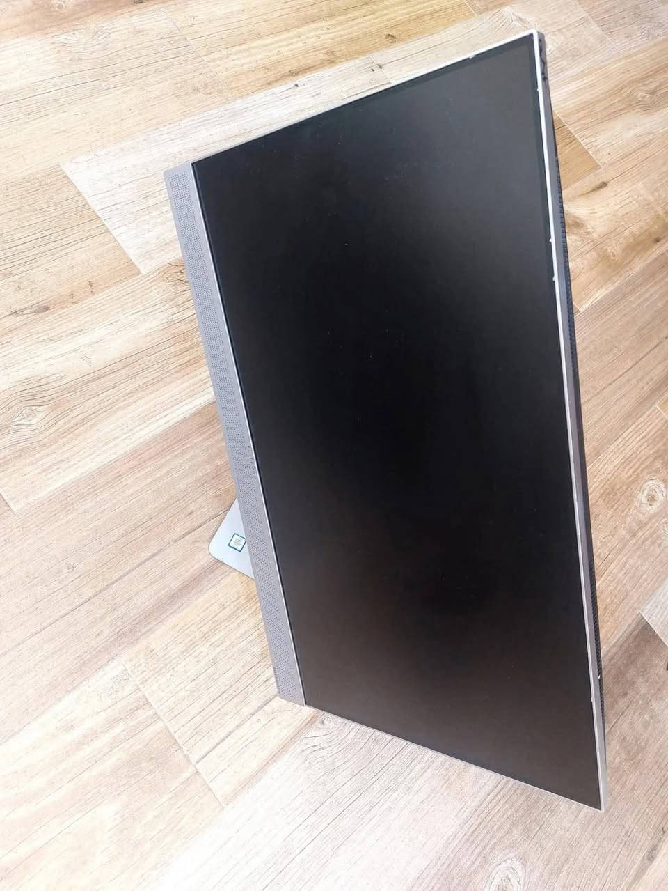 جهاز متكامل (All-in-One) نوعHP 800 G4 يخلصك من كثرة الأسلاك وزحمة الأجهزة بحجم شاشة 24" لمس مريح جدا للعمل
مناسب كاشير لترتيب متجرك ومحلك! 💻🏪
 مناسب مكتبي؛ الحل المثالي والأنيق للمحلات التجارية ونقاط البيع.
 تصميم مدمج:شاشة وجهاز في قطعة واحدة توفر لك مساحة على كاونتر المحل.
 أداء مستقر.
السعر 600 الف_عراقي يوجد كميات للجملة للتواصل ***********
Cpu  Ci5 جيل ثامن 
Ram 8GB          قابل للتطوير 
Hard 256ssd    قابل للتطوير 
Monitor 24" FHD 1920x1080 لمس
قاعده اصليه
