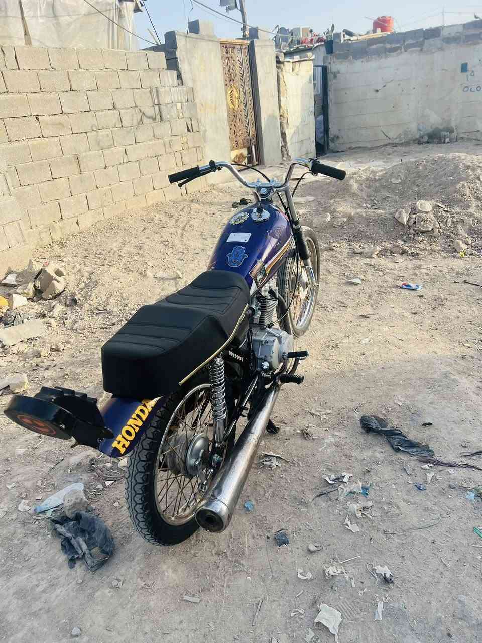 ‏سلام عليكم دراجة للبيع درجة حلوة ￼ نظيفة 
‏ السعر 375 مكان بصره 5ميل *********** ￼￼￼
