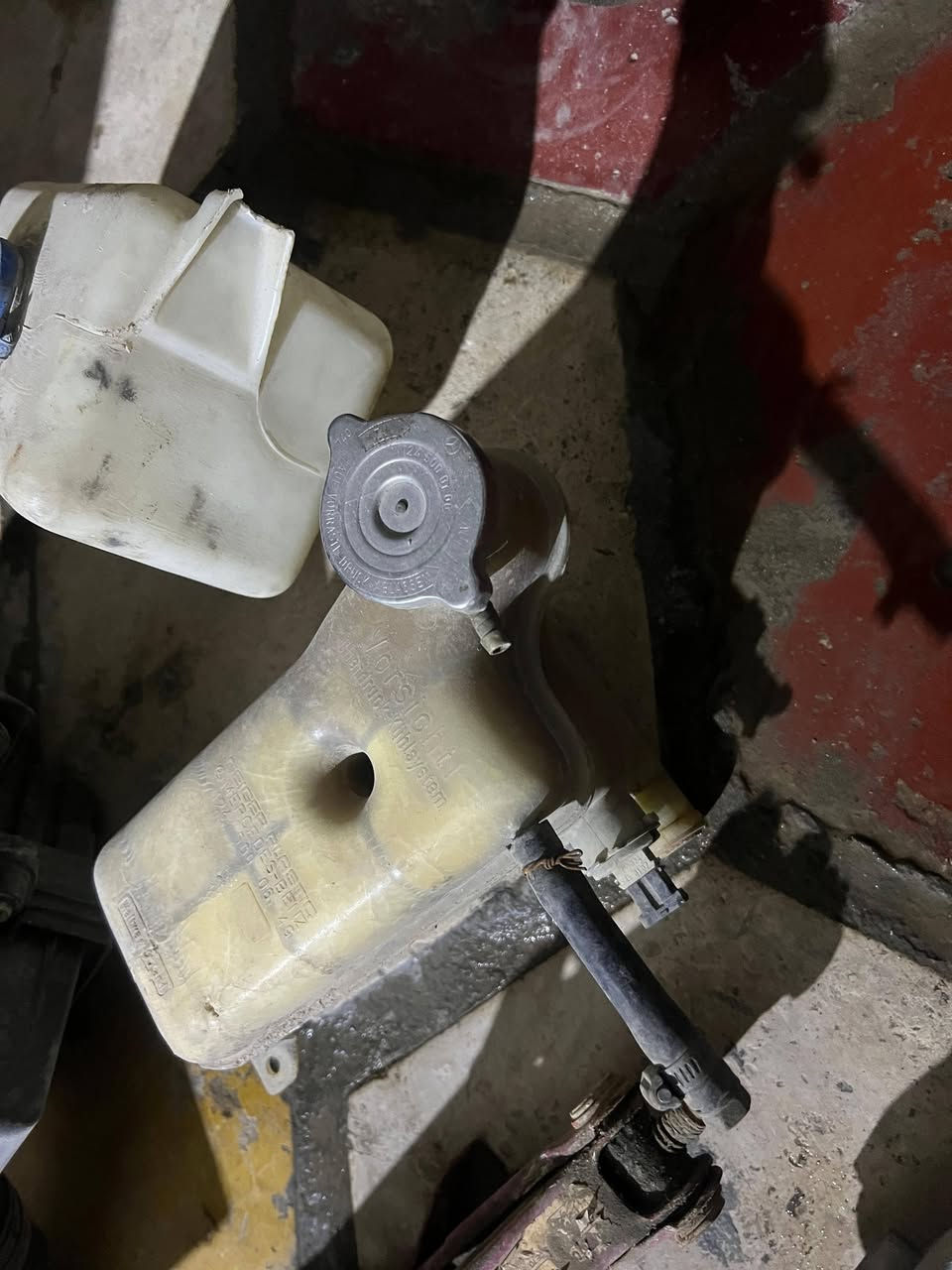 السلام عليكم.
غراض مارسدس دب مال وارد جديدات. 

قيم بالمعقول. واخذ. ونضيفات جداً مال كصه 

تخم ويل حجم ١٥  هوه وتايراته يرهم للدب او اي سياره جداً نضيفات وتايرات استخدام قليل 
———
ماسحه مال وارد هيه وماطورها شغاله شرط فحص 
————
دبه زراكات جديده+ دبة راديتر جديدة 🆕 
——-
جك بلادي مال مارسدس يرهم لكل الموديلات دب شبح طيارين + جك عادي شغال ونضيف. 
—-
حافظه مال بطاين تخم كامل هيه واليدات مال بطاين والصاجات بيبان كلش جديدات 
——
شوته جديده مال بطه ٢٥٠٠ وترهم ع ٣٠٠٠ هم مال ياباني او اي سياره. 
——-
دشبول كيجات مال وارد جديد شرط فحص 
——-
لويات مال دب اصلي وارد يرهم لكل الموديلات شبح طيارين 
——-
مكاني كربلاء.  
***********
