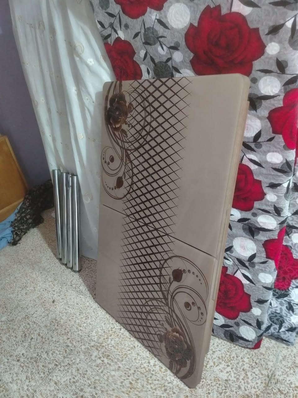 السلام عليكم
ميز طعام نظافه كما موضح بس محلول مو مشدود وهاي رجلين مالته وبي 3 كراسي طخم ويا اللون يعني وينفتح حجمه يصير أكبر واطول
سعره 90 المكان الموصل الجانب الايمن


**إذا كنت صاحب هذا الإعلان وتريد حذفه لأي سبب، رجاءا أرسل رسالة إلى الدعم الفني**