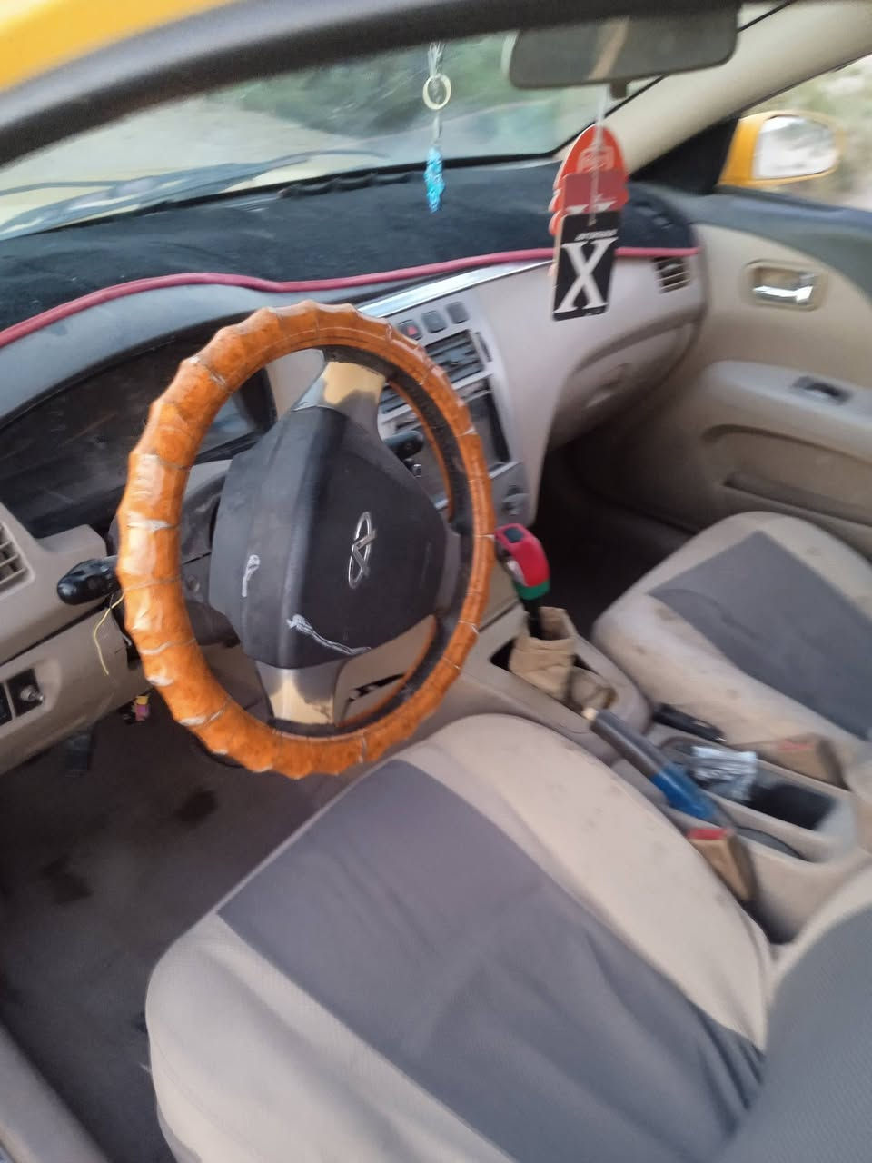 رمضان كريم سلام عليكم شيري اي فايف موديل 12رقم انكليزي بسمي سنويه 29التفاصيل مكينه وكير حويه استوني شادهن تخم تاير والسبير جديد الباتري استوني شاده السلف والبخاخات جديد سياره كامله من كلشي البدي مكفول بس اخياس املكط مكان السياره الدوانيه ***********
