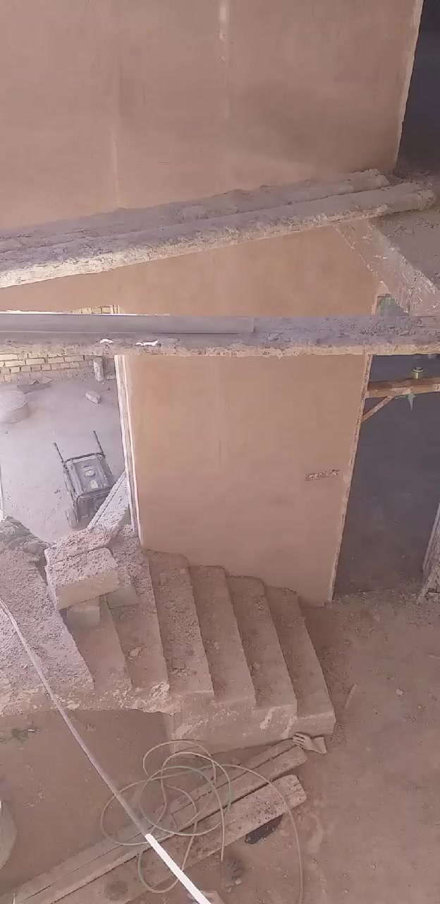 السلام عليكم 
احد خلافات الحي كان يشتغل خارج 
الحي بالشركات والدوائر 
وهسه رجع للحي 
وهذا شغله وهذا رقمه
***********
