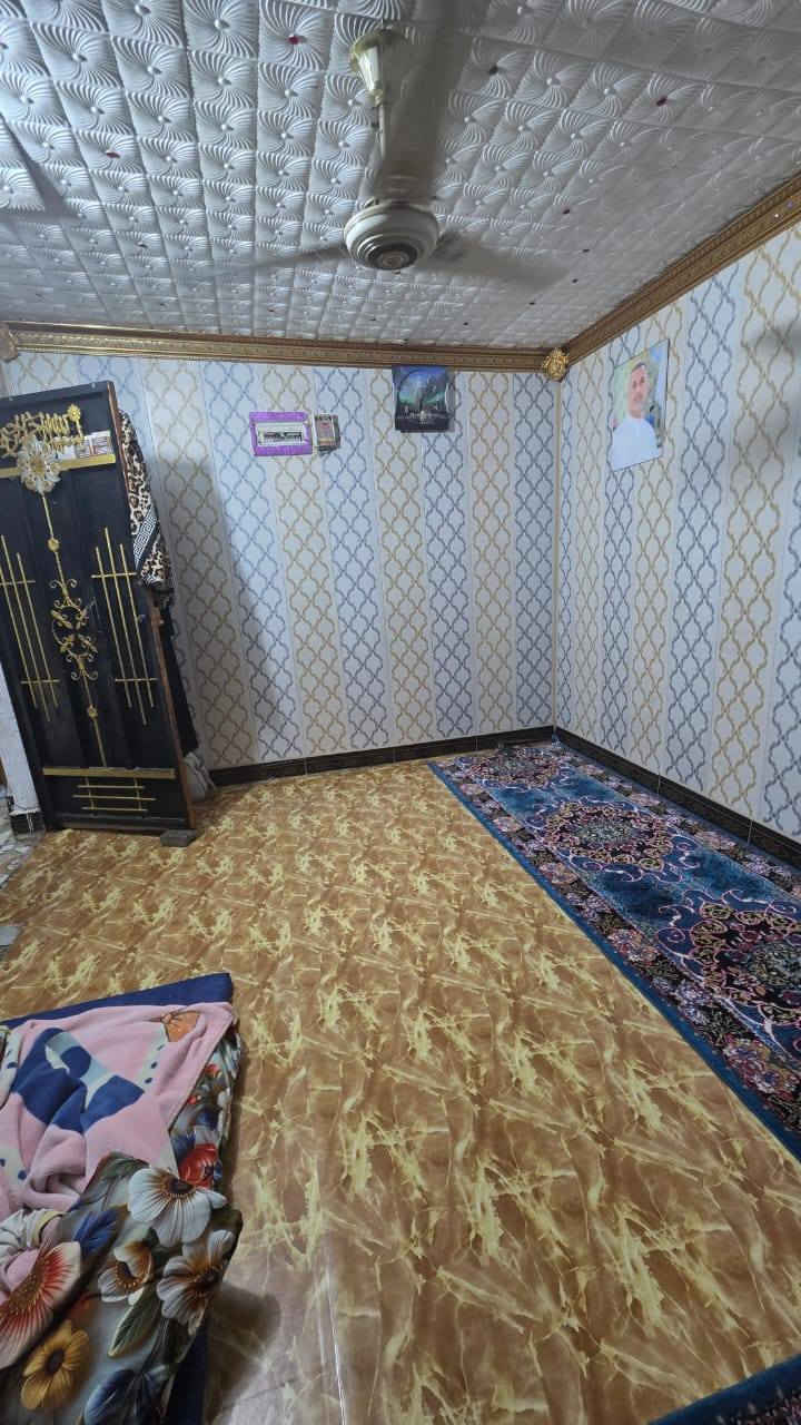 ☎️***********☎️
السلام عليكم واسعد الله اوقاتكم

يتوفر دار سكن للبيع 
بناء قديم يعتبر قطعة 

#طابو  ملك صرف تحويل 

#مساحة البناء 200متر 
 
#يحتوي البيت على مشتملين 
غرف نوم عدد 2
ديوان 
مطبخ 
صاله 
صحيات داخلي وخارجي
  
 الخدمات ماء كهرباء مدارس قريبه 

البيت يقع على شارع 1متر اناره الشارع كله

#العنوان : بصره القبلة حي القائم قريب علة تقاطع المعارض
( السعر 190 وبي مجال )
#اللاستفسار إلا تصال على الهاتف ☎️ 📞 
هاتف ☎️ ***********☎️
