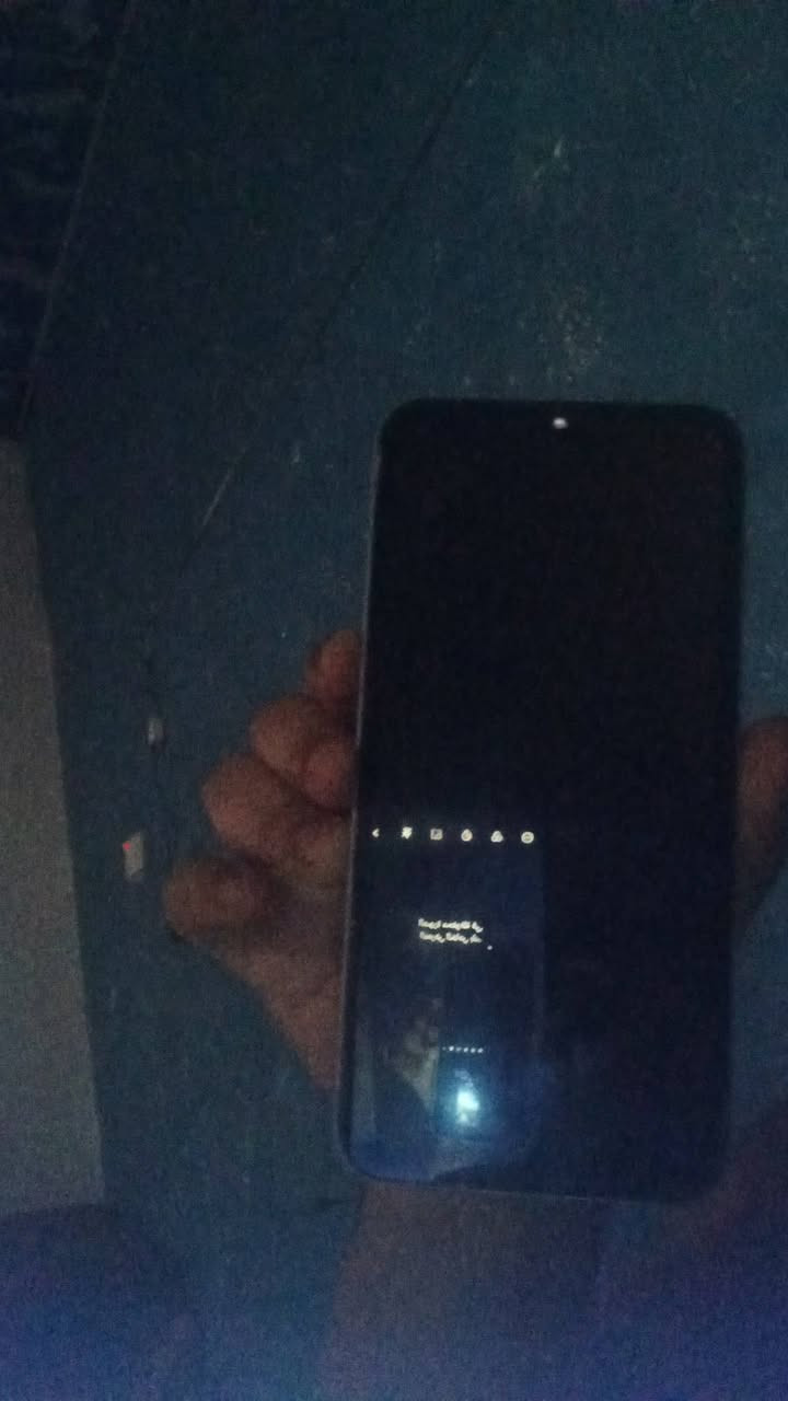 سلام عليكم 
جهاز A15 للبيع 
ذاكرة ١٢٨ 
نضيف مابي اي شي فقط الضهر مبدل 
سعر ٢٠٠ بي مجال ١٥٠+ واراوس بجهاز او ايباد عادي
مكاني بغداد زعفرانيه
تواصل (***********)
