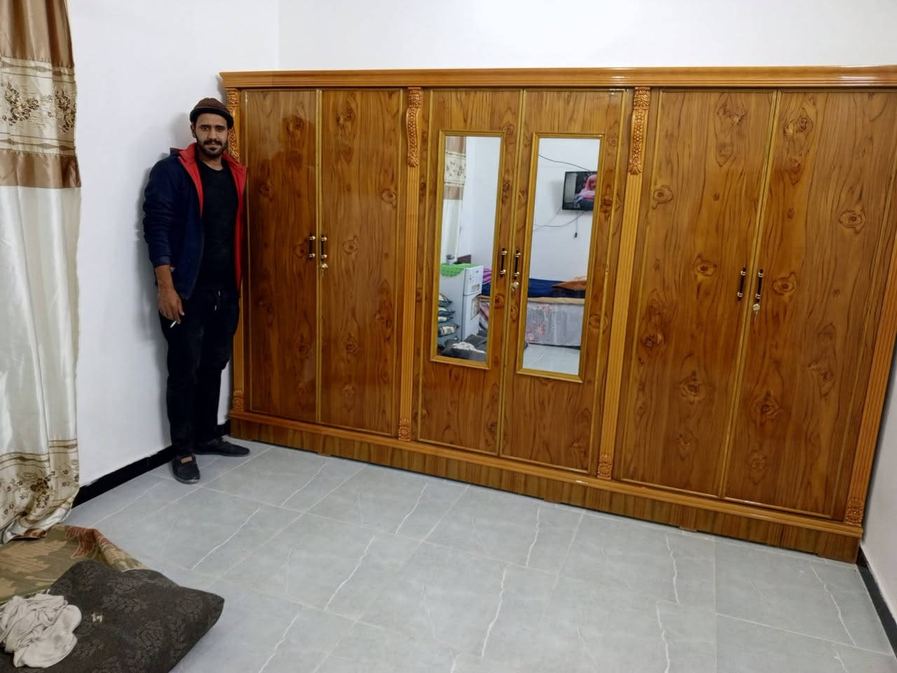 كنتور 6ابواب شغل درجه اولى داخل خارج صاج
نجارت عيسى الكناني 
***********
