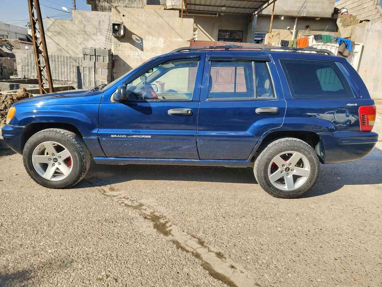 جیب شروكی لون نیلی مودیل 2000 ،تبریت حار و بارد، كیر مكینة خیر من الله 8vدواخلها كل نضیف،  كشن هیتر ،كیر اتو، دبل اكسل ، ثلاث قطع بیها سبغ بدون دواخل ،جام كاربایی ، تایات نص جبلی ،  سیار ماشاءالله حیل نظیف،  سعر77بیهامجال شویە للطیبین ، رقم آنكلیزی  سلیمانیة بسمی، رقم سنویة كل جدید***********
***********
