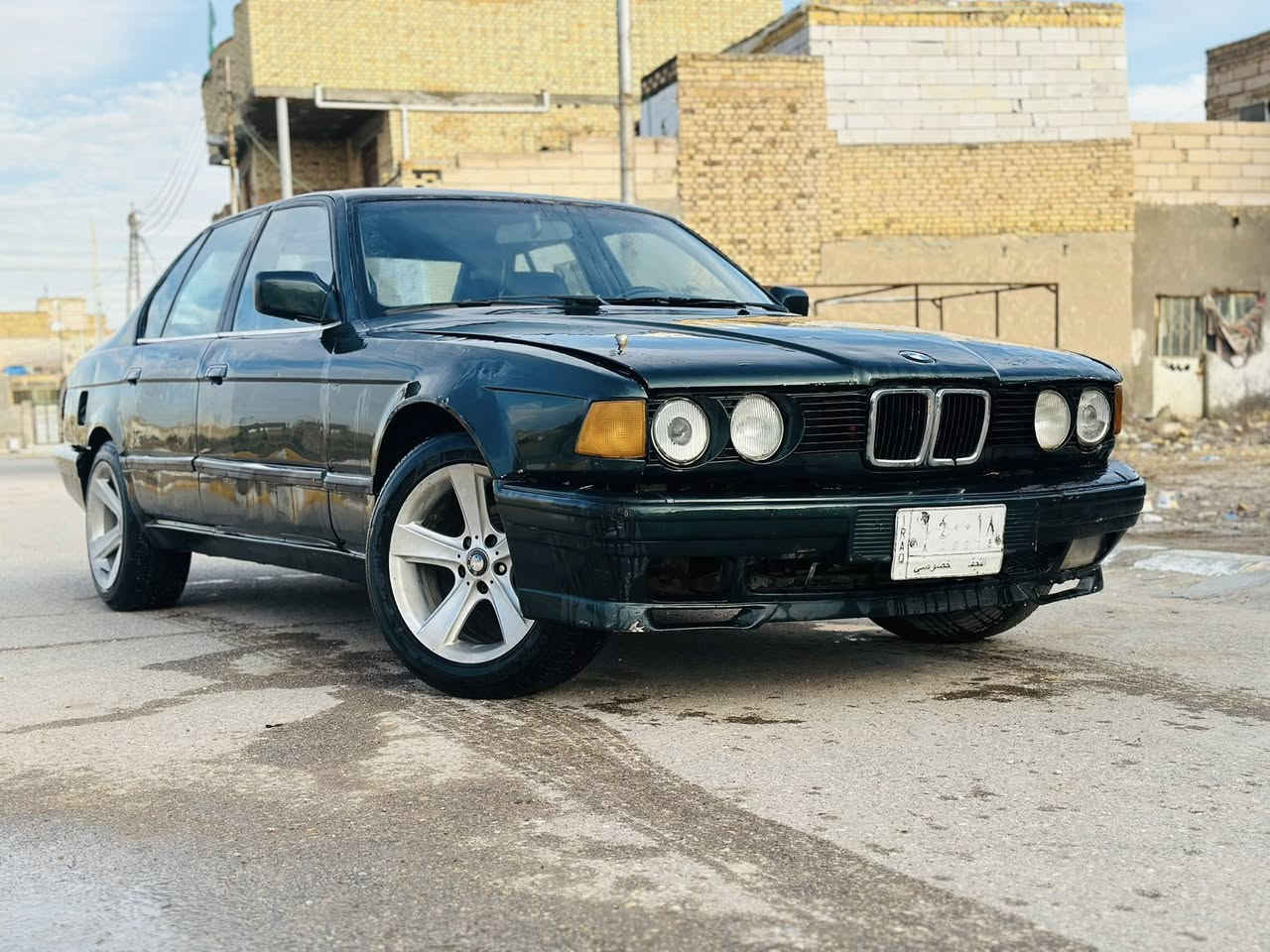 بي ام 735 بليته وسنوية اصل
مكينه وكير نضاف كلش حداديه 80٪ كهربائيات وكيجات كلها شغاله غرفتها حلوه بس كسنات تعبانه  سعرها ٢٧ مكاني ناصريه ***********
