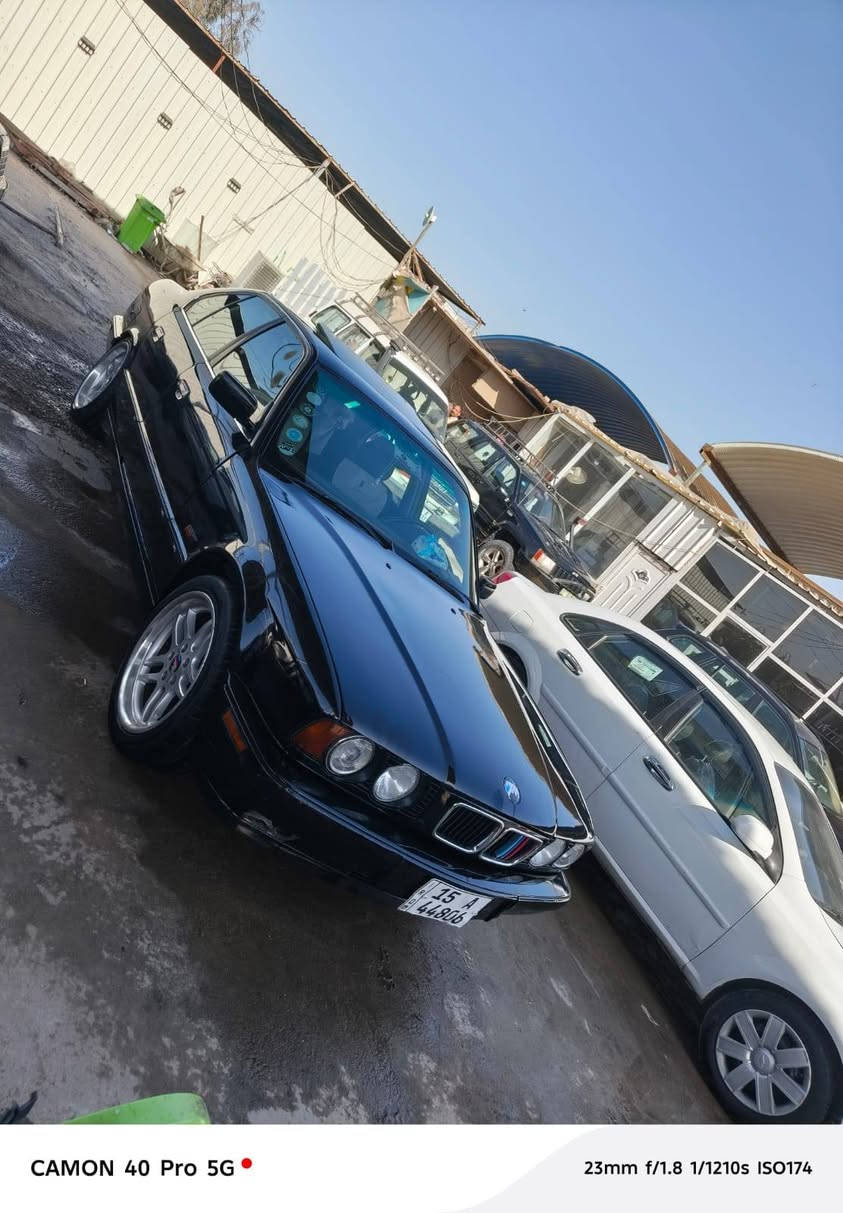 سلام عليكم  bmw525i
فول موصفات  كير ومكينه مسكر كير اتوماتيك
مداور ثاني يوم  سياره جديده  
وجاهزه من كلشي حداديه  دخم تاير  تبريد كربائيات كولهه  %100
سياره نقصهه سايق  وجناي  مكاني كربلاء
سياره  طابكه لا اطلع ولا اطب بيه اخاف عليه  
سياره موجوده بكراجي  سعرهه قفل  لا افشلك ولا تفشلني 83
وسياره احلئ من صور تواصل خاص او وتساب  
***********
