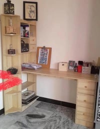 ميز مكتبة • مع قفل • ابيض جوزي