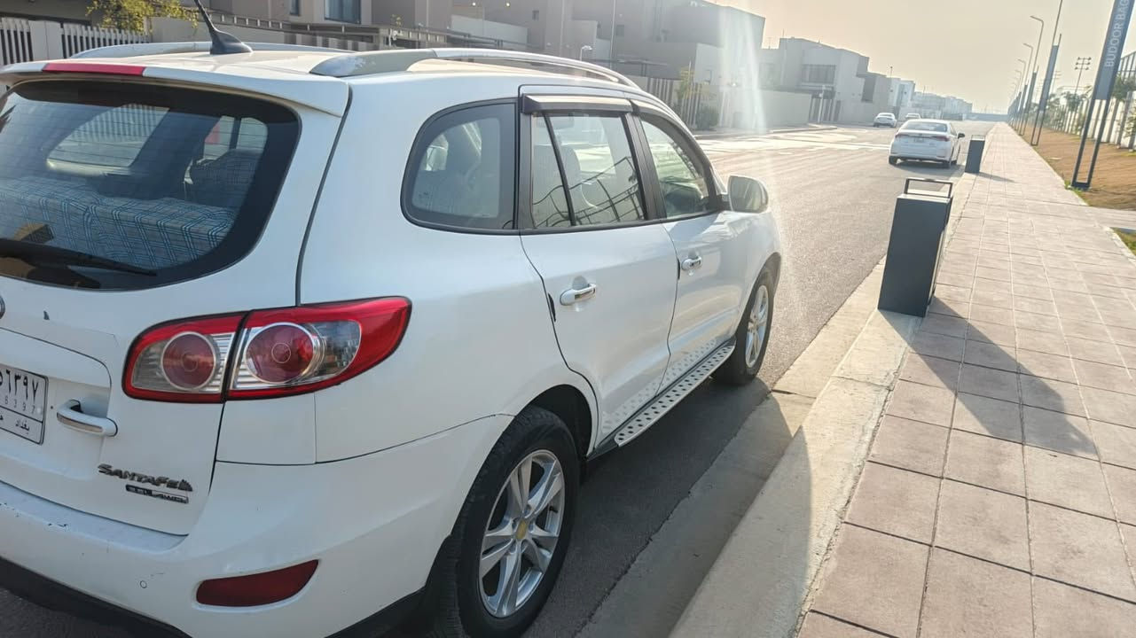 السلام عليكم سنتافي 2011 فول موصفات خليجي سيارة كاملة مابيهة نقص رقم بغداد مشروع وطني تحويل ثاني يوم الضرر مصبوغة عام اثر جراد وبيهة طخاط بسيطة السعر 118وبيها مجال ***********
