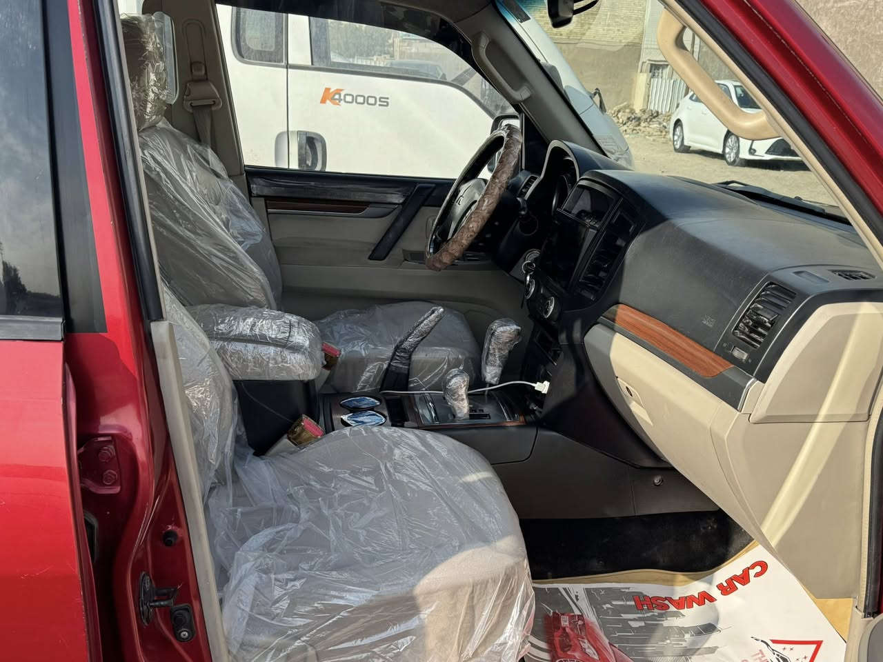 باجيرو ٢٠٠٨
مكينة ٣٠٠٠ حبتور رقم نكليزي مكفولة عدة البنيد بي جراد شويه
كير ومكينة جديد تخم تاير وصدر جديد قبل يومين مبدل مراوس أو بيع حسب القناعه رايدها ١٣٠ وبيها مجال للشراي للاتصال 
***********
