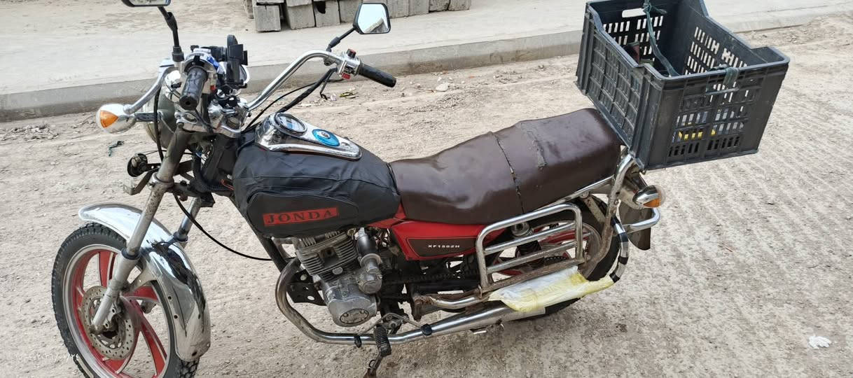 السلام عليكم دراجة جوندا للبيع اوراق أصولي المكينة مجفتة بس شلعة ومعدل سعر 500 الف وبية مجال مكاني واسط قضاء صويرة منطقة سيد الشهداء رقم الهاتف ***********
.
