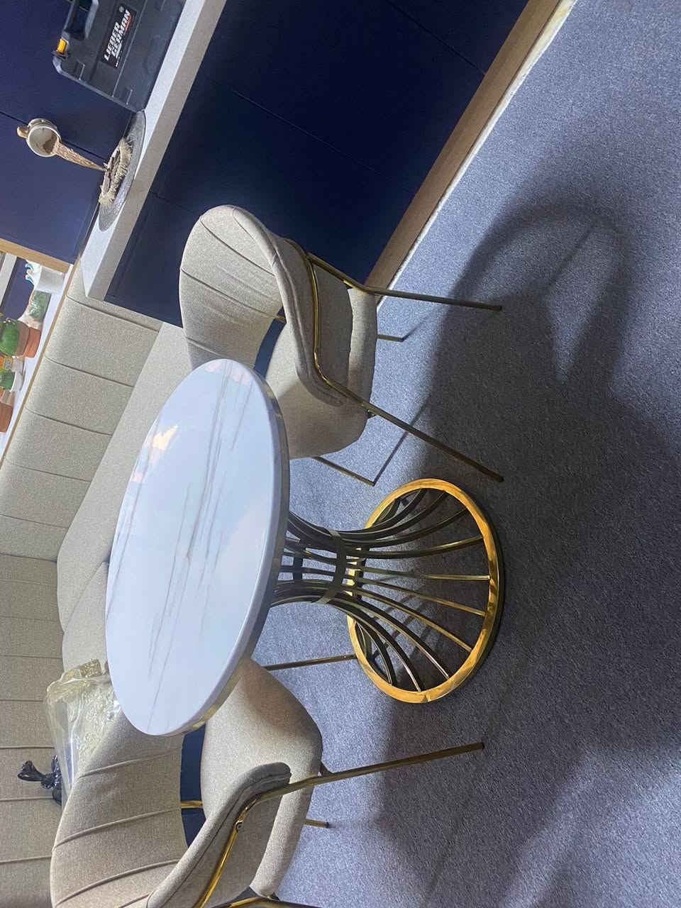 السلام عليكم ميز مرمر للبيع مع كراسي اثنين ب250 الف
للتواصل على هذا الرقم ***********
