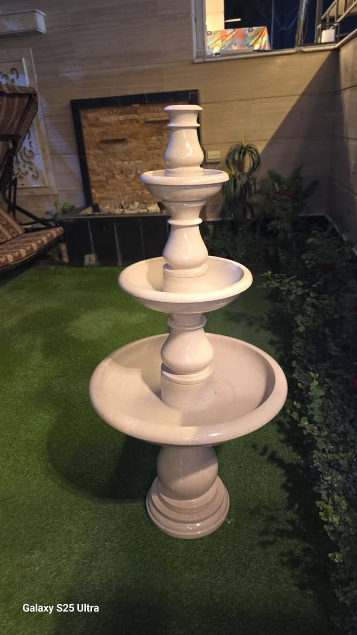 السلام عليكم  نافوره للبيع   سعرها 4ورقات ونص وبيها مجال  الي يحب يتواصل على  هذا رقم ***********
