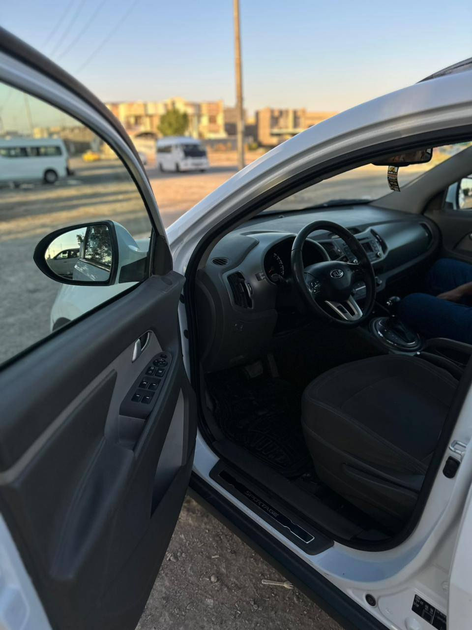 السلام عليكم كيا سبورتج موديل ٢٠١٤ خليجي ماشية١٠٠الف رقم بغداد باسمي بيه البنيد مبدل وكالة والباقي مكفول السياره جاهزة ونظيفة للاستفسار الاتصال على الرقم *********** بابل الإسكندرية السعر ١٥٣ وبيه مجال بسيط
