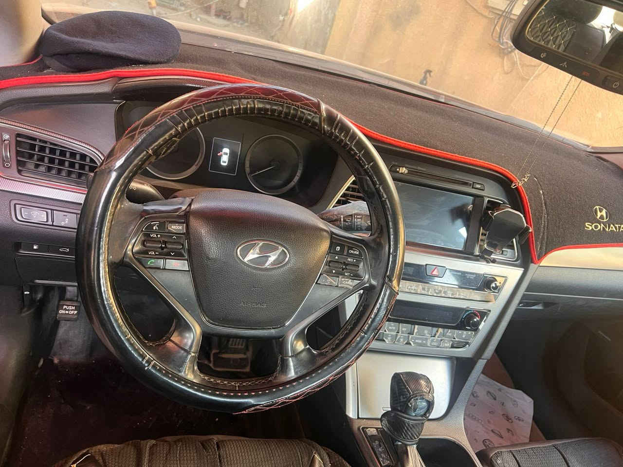 سوناتا سبورت 2015
رقم سليمانيه التحويل ثاني يوم 
محرك ٢٤٠٠ 
بصمه 
نقط عمياء
كشنات كهرباء + تدفئه 
صندوك ذكي
حادث جاملغ عكس السايق وشبر من البنيد 
المكان بغداد 
***********
