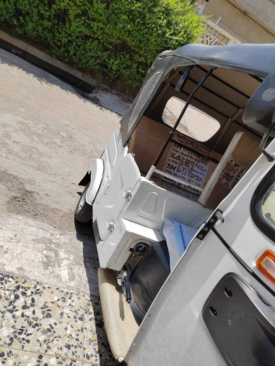 السلام عليكم ورحمه الله تكتك موديل 22
رقم وسنويه بغداد
تكتك كلش جديده كبل للشارع
بيه ضربه بل بك لايت ومعمره
وباقي التفاصيل انتصل عليه

السعر 8،300 وبيه مجال 

***********
