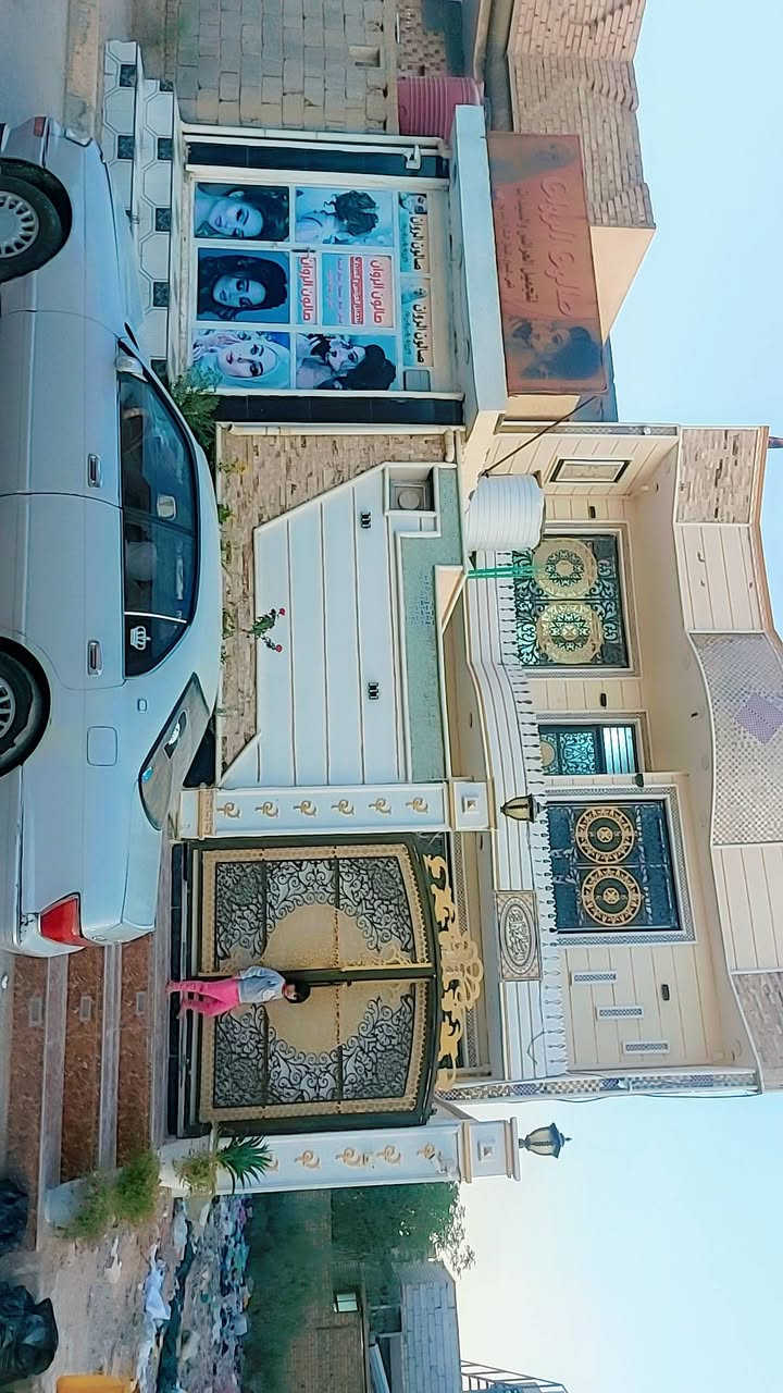 المكان ...
مركز ناحية الخيرات ( الدور )

بيت طابو صرف مساحة ٢٠٠ متر طابقين  بناء حديث سنة ٢٠٢٤ 

كونكريت مسلح + طابوق ..

الطابق الاول ...

● صالة ٥'١٣ × ٥'٥

● استقبال ١٠×٤ 

● مطبخ + حمام + تواليت + منور 

● محل تجاري صالون نسائي ٥×٣

● صحيات خارجيه 

● الطابق الثاني ...

● غرفة نوم عدد  ٢ 

● مطبخ خارجي 

● حمام + تواليت 

● صالة 

للعلم شارع ٨ متر تبليط + مقرنص + كهرباء 🔋  طوارئ + مجاري ثقيله ومياه امطار

● كافة الخدمات من دوائر دولة _ مستشفى 🏥 _ مدارس 

شغل البيت مهندس وشغل درجه اولى من كهرباء + ماء + ديكور 

بالعافيه على الشراي 

السعر بلاش ... بلاش ... 

٢٠٠ مع المجال بسيط جدا

ملاحظة 📝 

البيت مطلوب ٣٨ مليون للاسكان .... للاتصال   ***********
