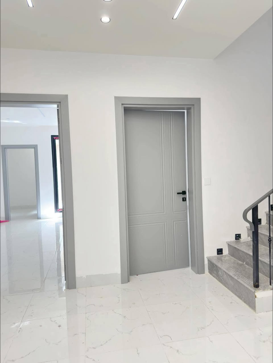 ابواب داخليه و خارجيه بأسعار مناسبه 
***********
