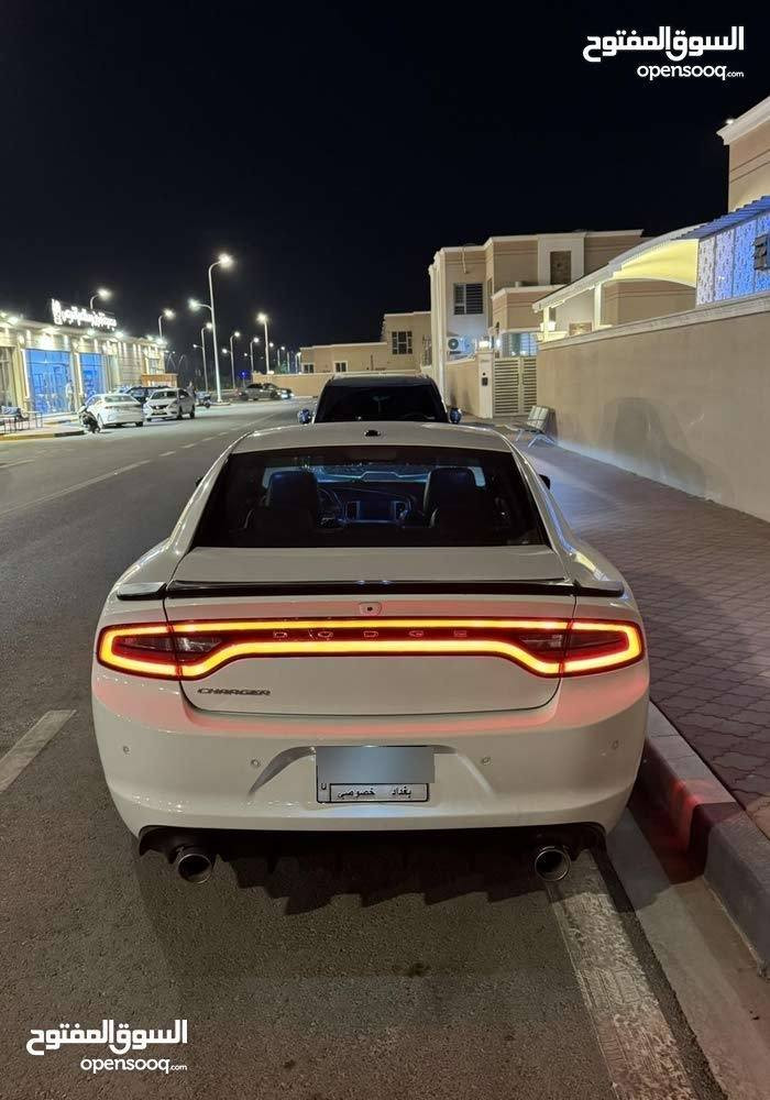 السلام عليكم
دودج جارجر فول مواصفات موديل 2020 SXT PLUS, رقمها بغداد مشروع وطني، السيارة ماشية 91 mi, فتحة بانوراما، كشنات جلد اسود ، كشن تدفئة وتبريد وبقية المواصفات معروفة..

السيارة حادثها دعاميات فقط ومبدلات اصليات نفس اللون، وبيها صبغ شبر يم الجناح بالصندوق اثر طعجة صغيرة، وبيها باب مبدل نفس اللون بلادي  بدون صبغ اثر طخة خفيفة.

السيارة بدون ايرباك، واستخدامها شخصي وداخلها نظيف جدا.. 

سعرها 235 وبيها مجال، رقمي بيه واتساب***********
