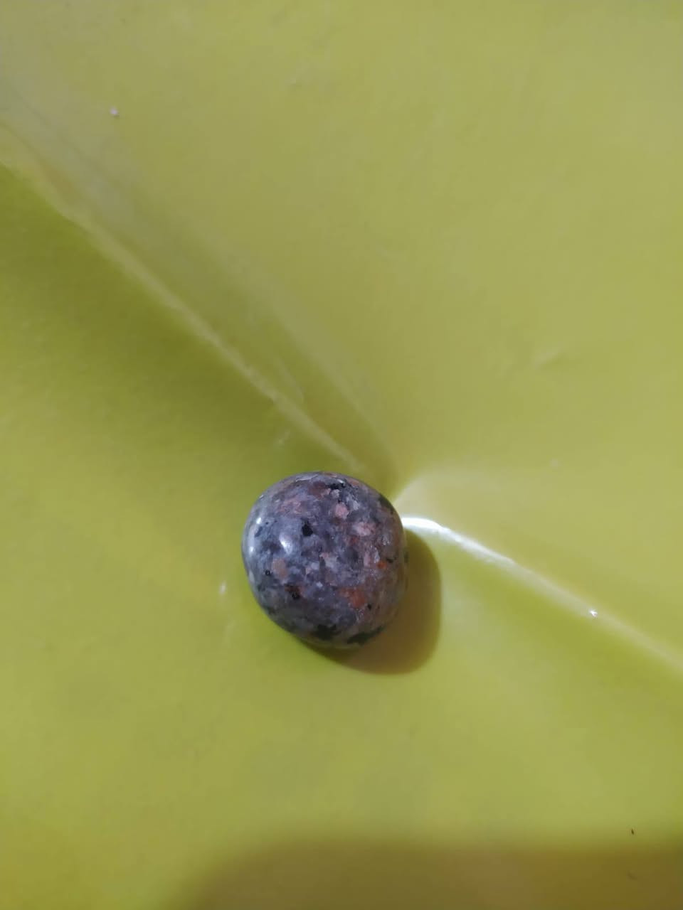 عندي هذني الحجرين للبيع ادفعولي بي سعر ***********
