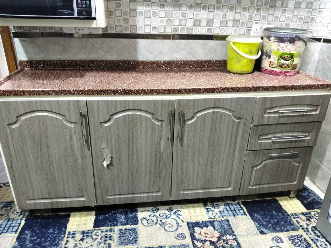 سلام عليكم كاونتر البيع سعر ٧٠٠بية مجال الاستفسار ومراسلة الرقم ***********
